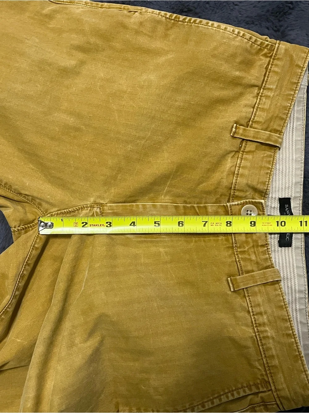 Banana Republic Men's Chinos in Mustard Yellow Size 31/30